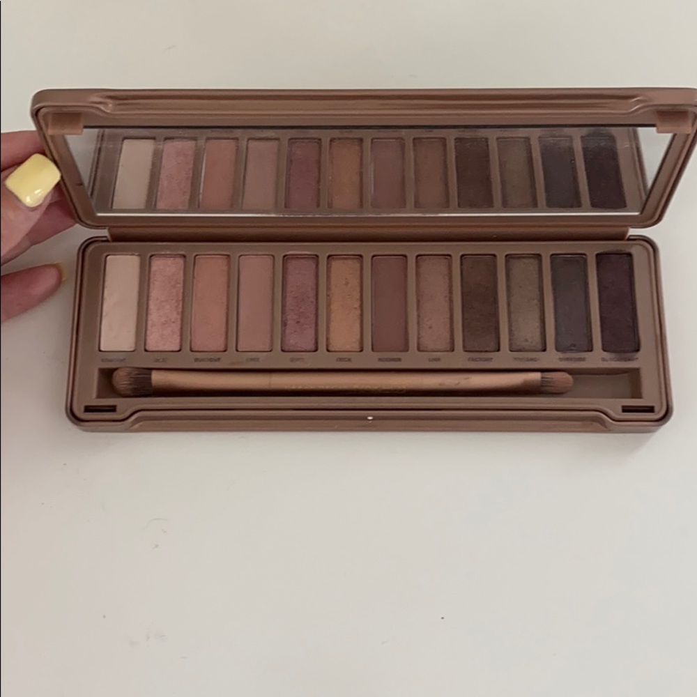 Urban Decay Naked3 Rose Gold Eyeshadow Palette - Picture 2 of 3